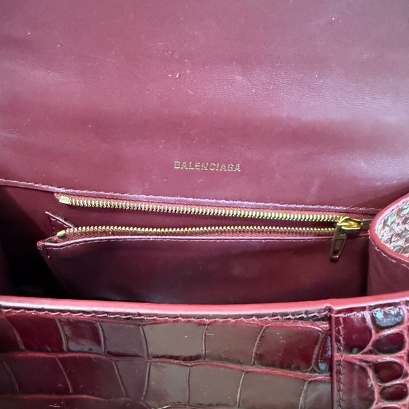 Balenciaga Hourglass Small Handbag in red shiny crocodile embossed calfskin - Picture 3 of 4